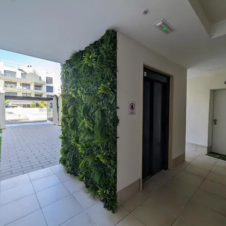 Luxurious New Flat With Pool & Big Terrace Apartman