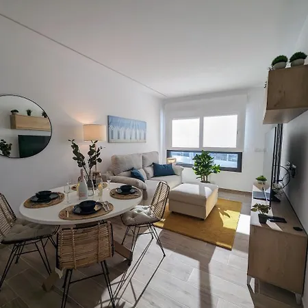 Apartman Luxurious New Flat With Pool & Big Terrace