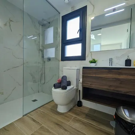 Luxurious New Flat With Pool & Big Terrace Apartman *